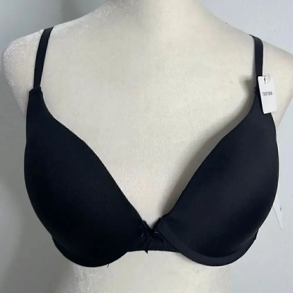 NWT IZOD T-shirt underwire padded bra.  Size 36C. Adjustable length straps.